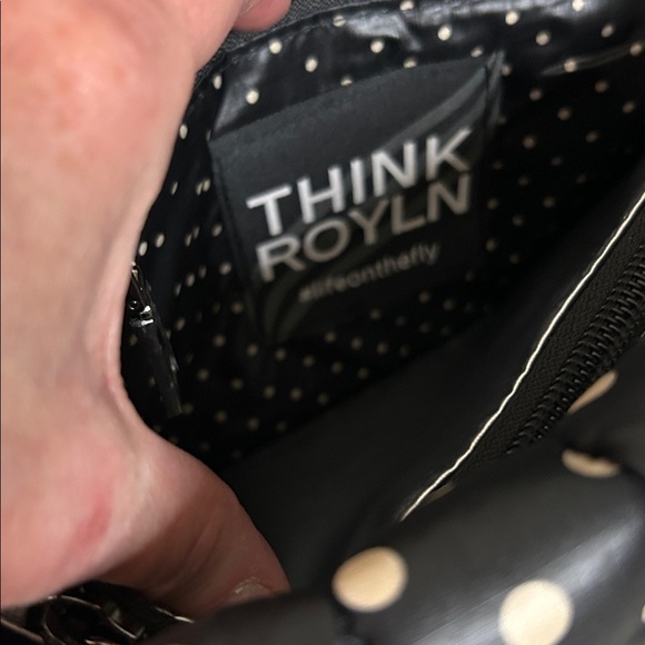 THINK ROYLN Black & White Polka Dot Quilted Insulated Shoulder Bag 10”x 8” NWOT - Picture 5 of 8